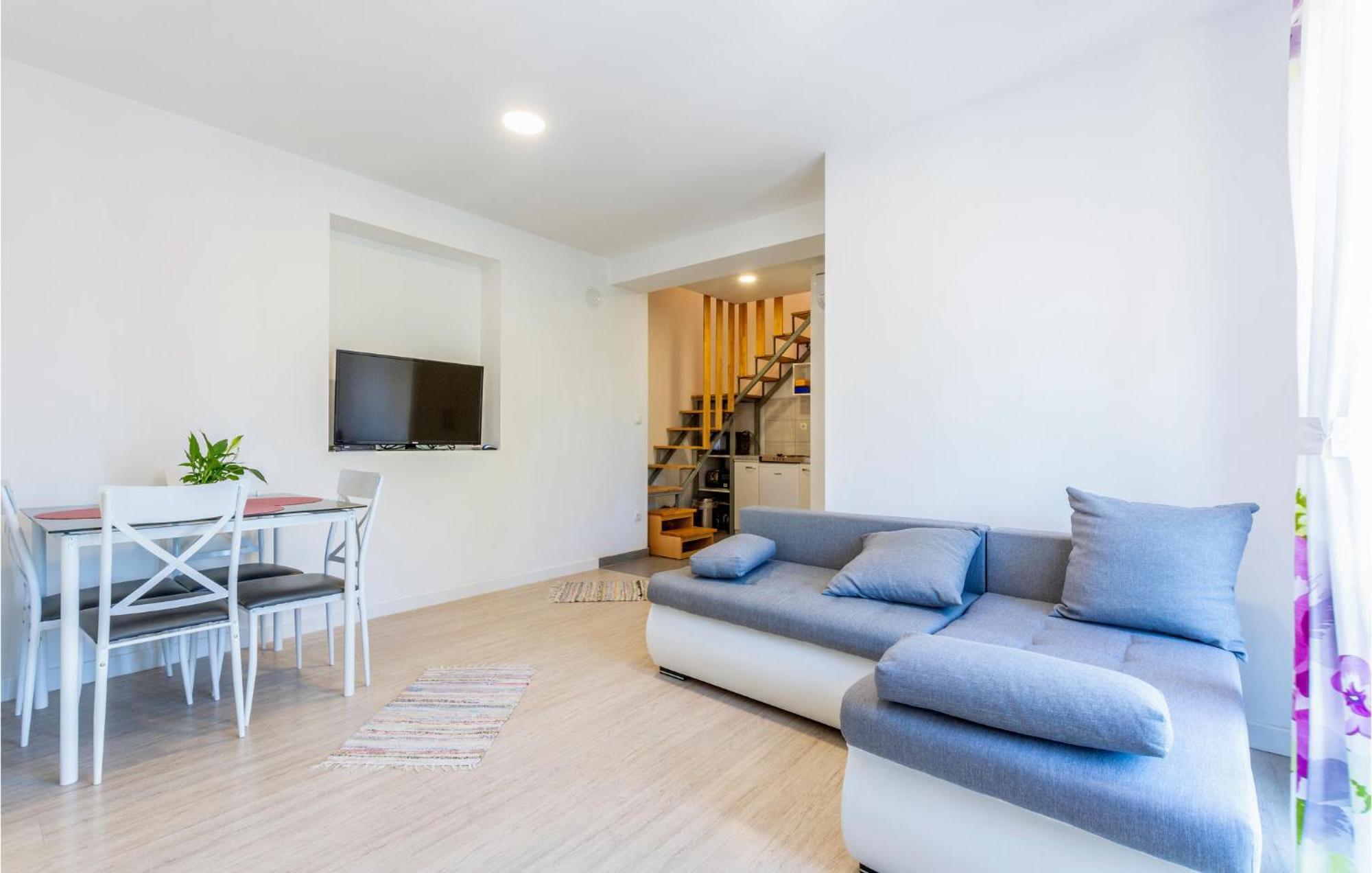 Gorgeous Apartment In Omis With Kitchen Extérieur photo