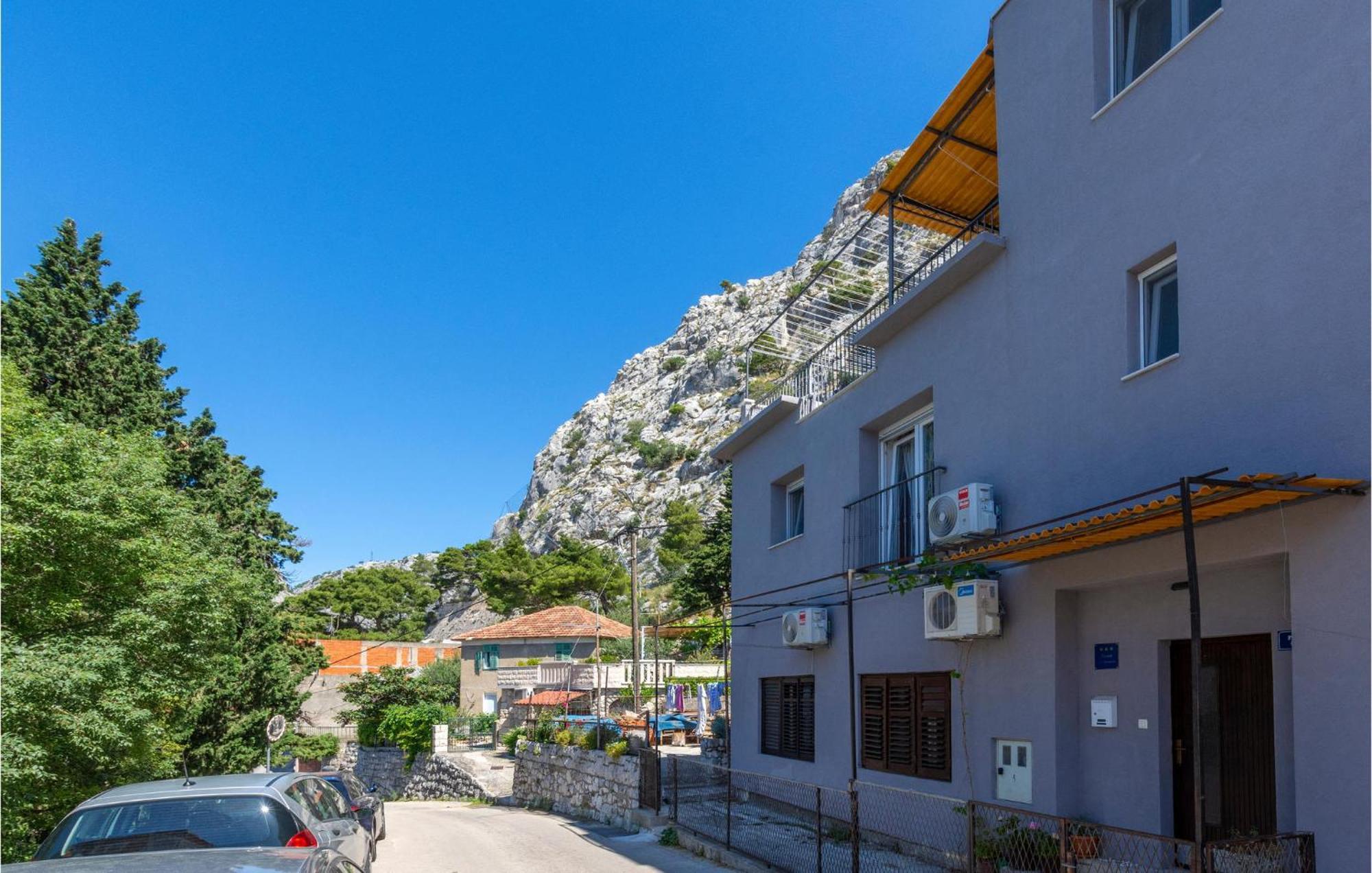 Gorgeous Apartment In Omis With Kitchen Extérieur photo
