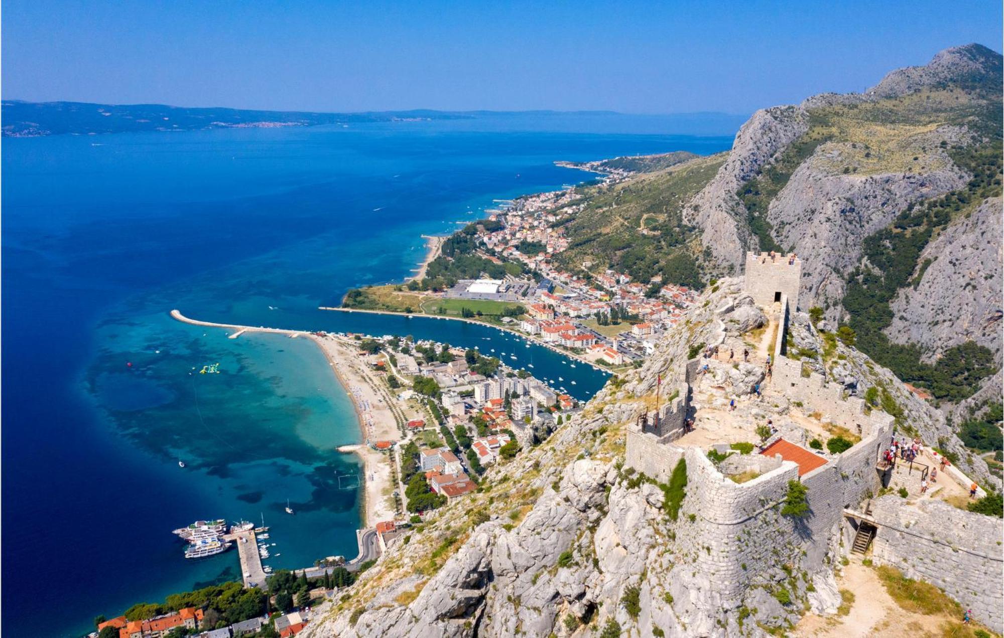 Gorgeous Apartment In Omis With Kitchen Extérieur photo
